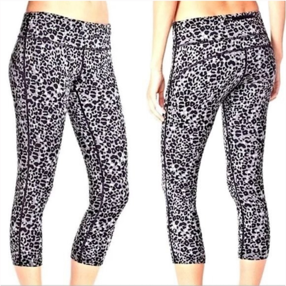NIKE Lotus Epic Run Leopard Print Cropped DRI- FIT Running Capri leggings S